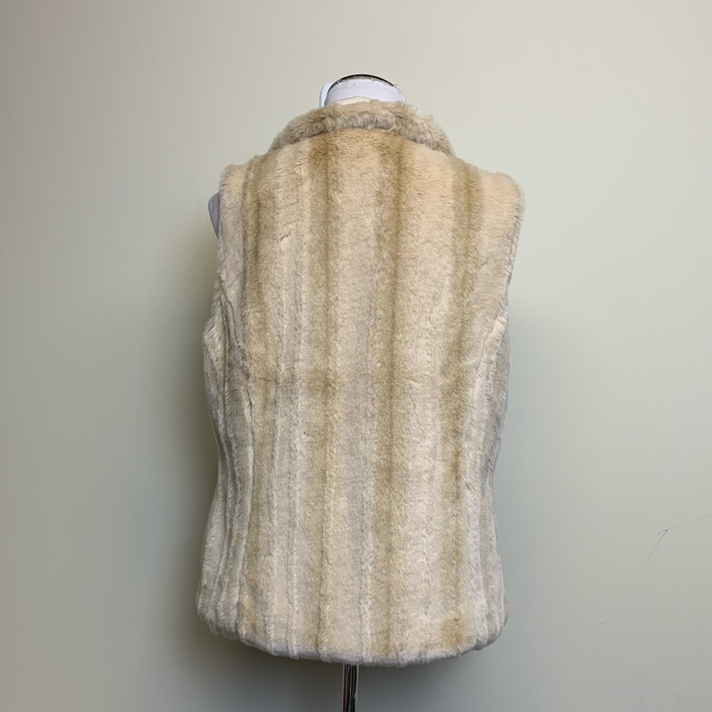 🍄 Kristen Blake Reversible Faux Fur Vest Size S - Picture 13 of 13